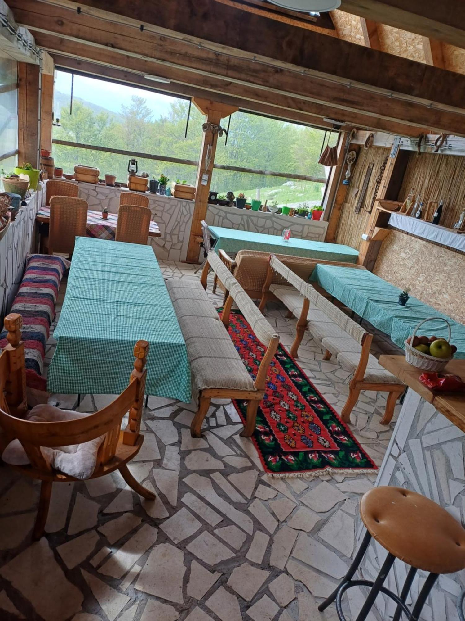 Katun Ljeljenak Hotel Pluzine Exterior photo